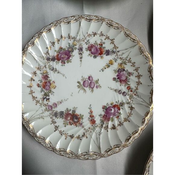 Meissen Porcelain Plates with Floral & Gold Gilt floral hand painted 7.4” - Picture 6 of 10